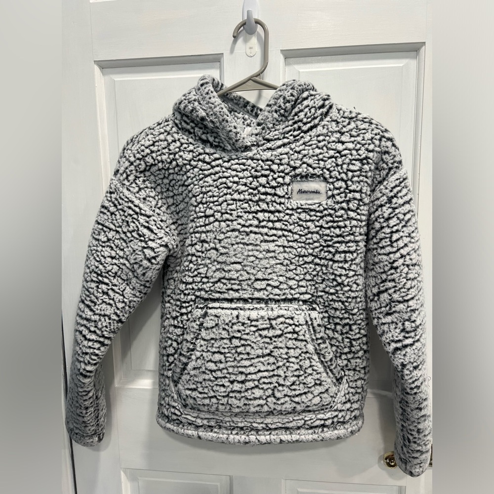 ABERCROMBIE KIDS Gray Super Plush Thick Front Pocket Hoodie SIZE 11/12 Pre Loved